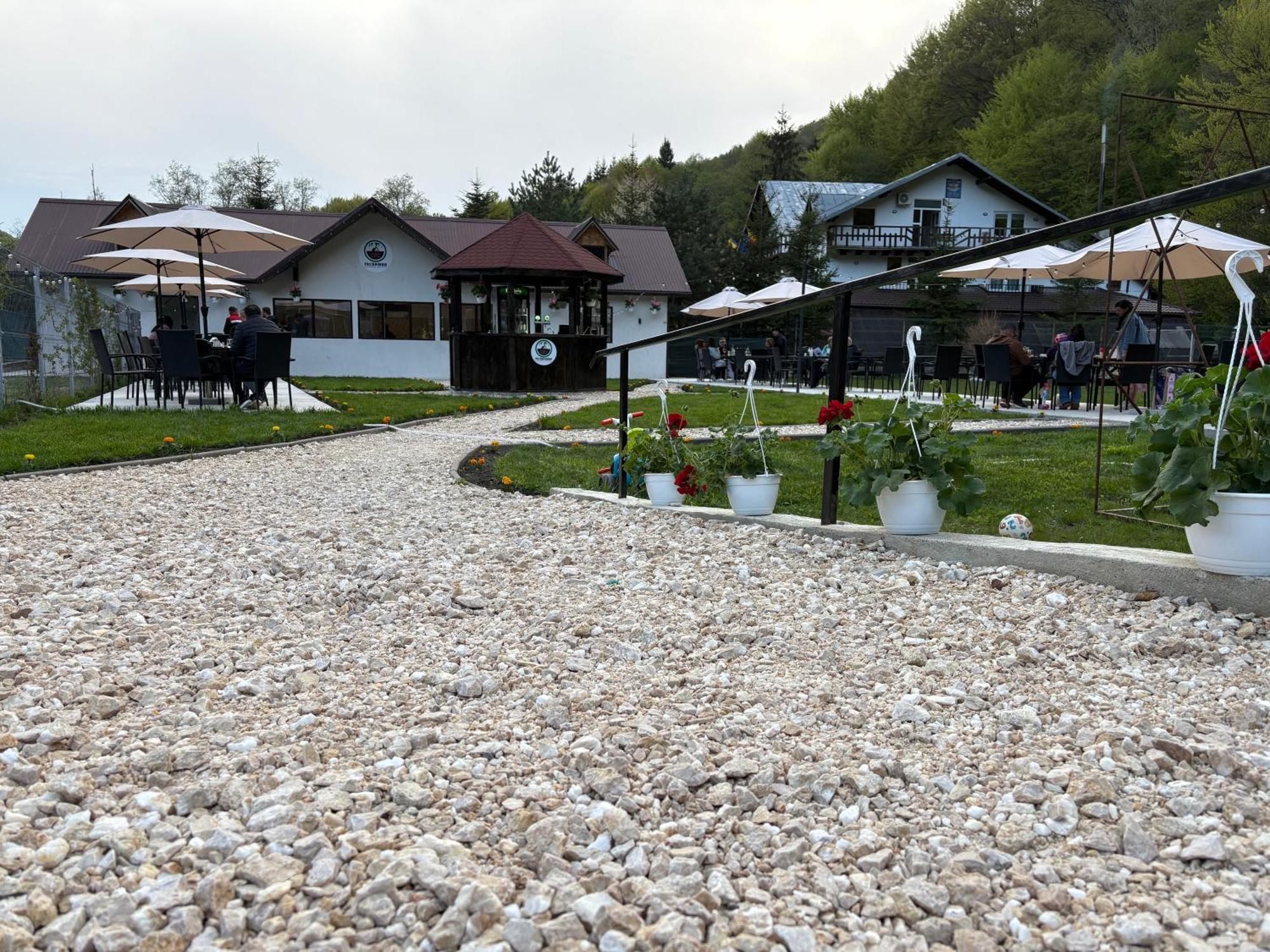 Cabana Izvoarele Doftanei Traisteni ภายนอก รูปภาพ